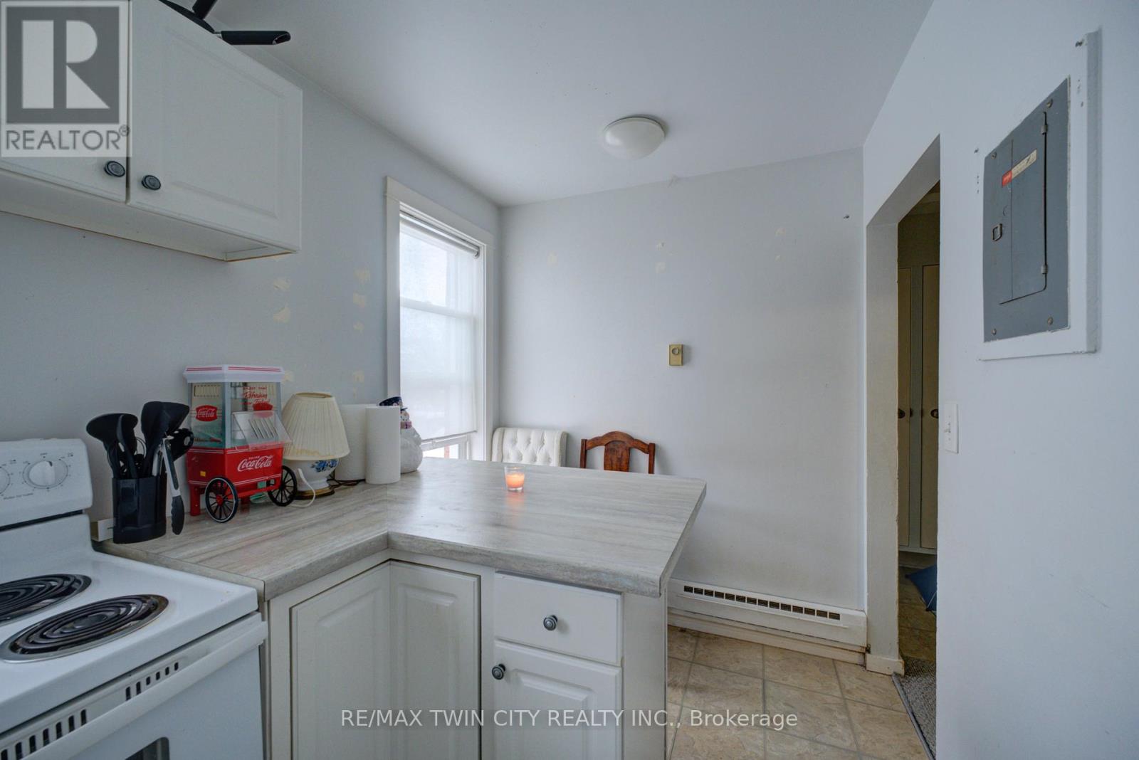 38 Nelson Street, Brantford, Ontario  N3T 2M8 - Photo 9 - X12793414