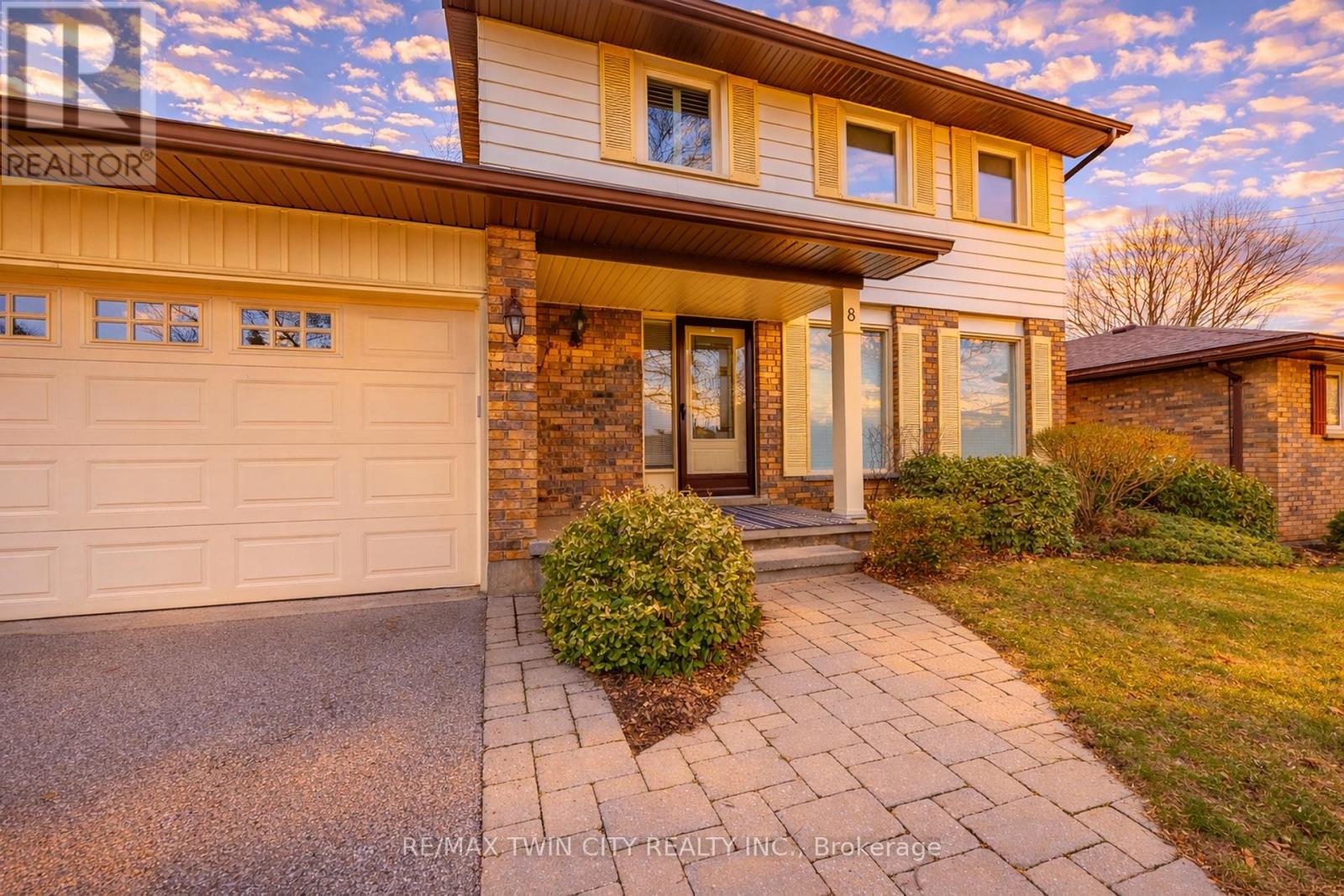 8 Wildflower Lane, Brantford, Ontario  N3R 6B4 - Photo 2 - X12752180