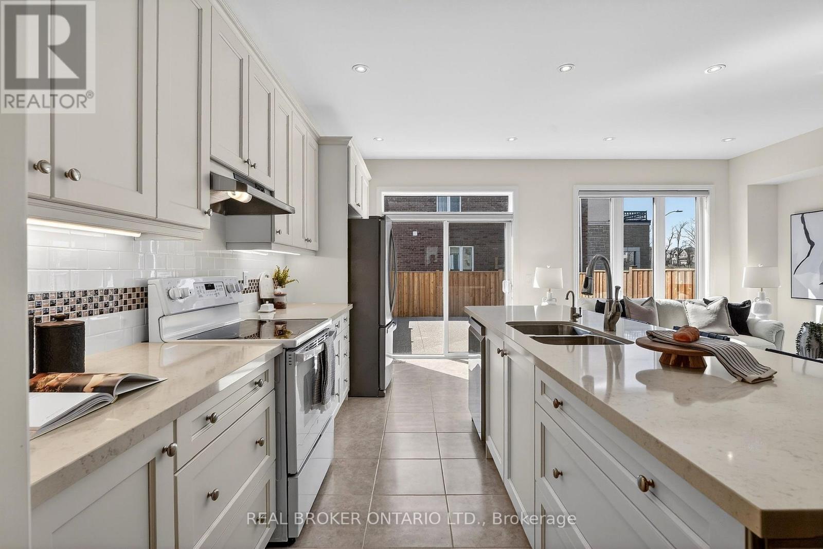 4 Beasley Grove, Hamilton, Ontario  L9K 0J7 - Photo 13 - X12949670