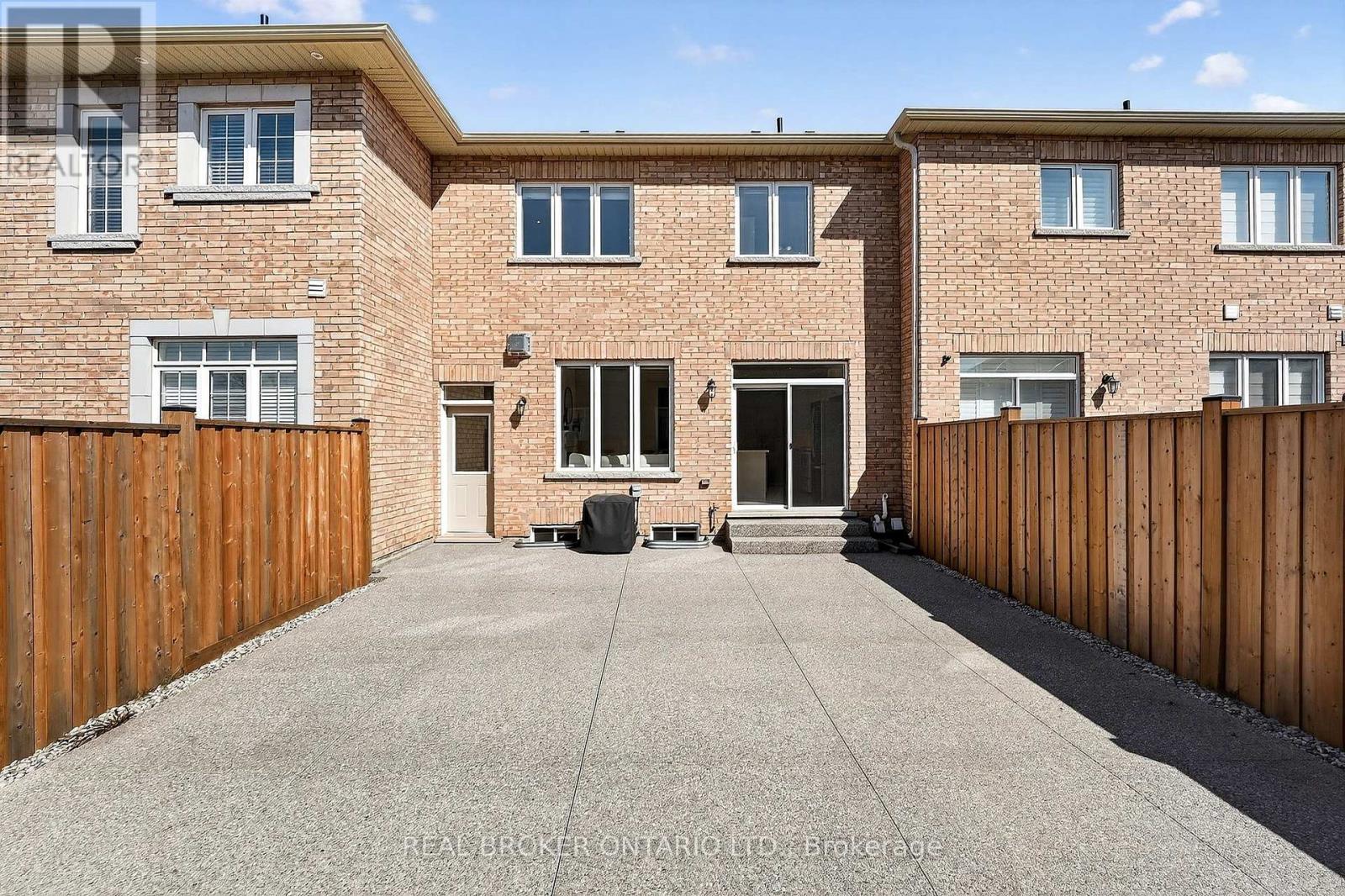 4 Beasley Grove, Hamilton, Ontario  L9K 0J7 - Photo 7 - X12949670