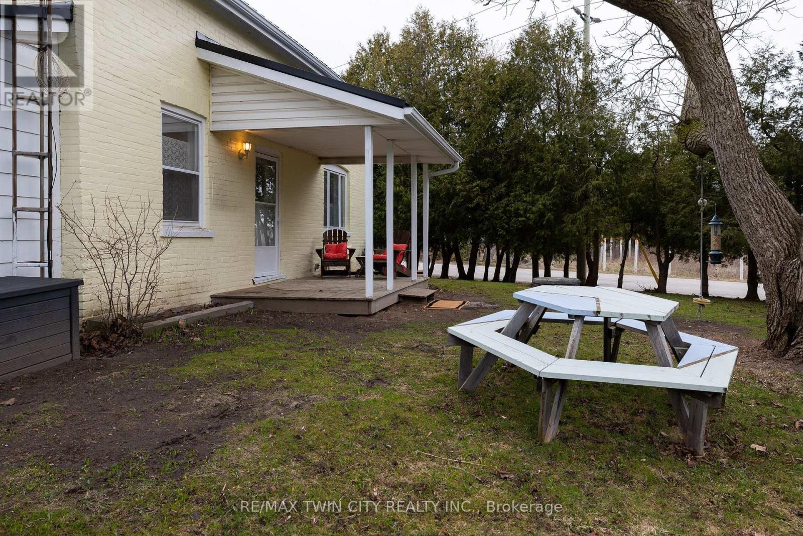 18 Mcgill Road, Brant, Ontario  N0E 1K0 - Photo 7 - X12949698