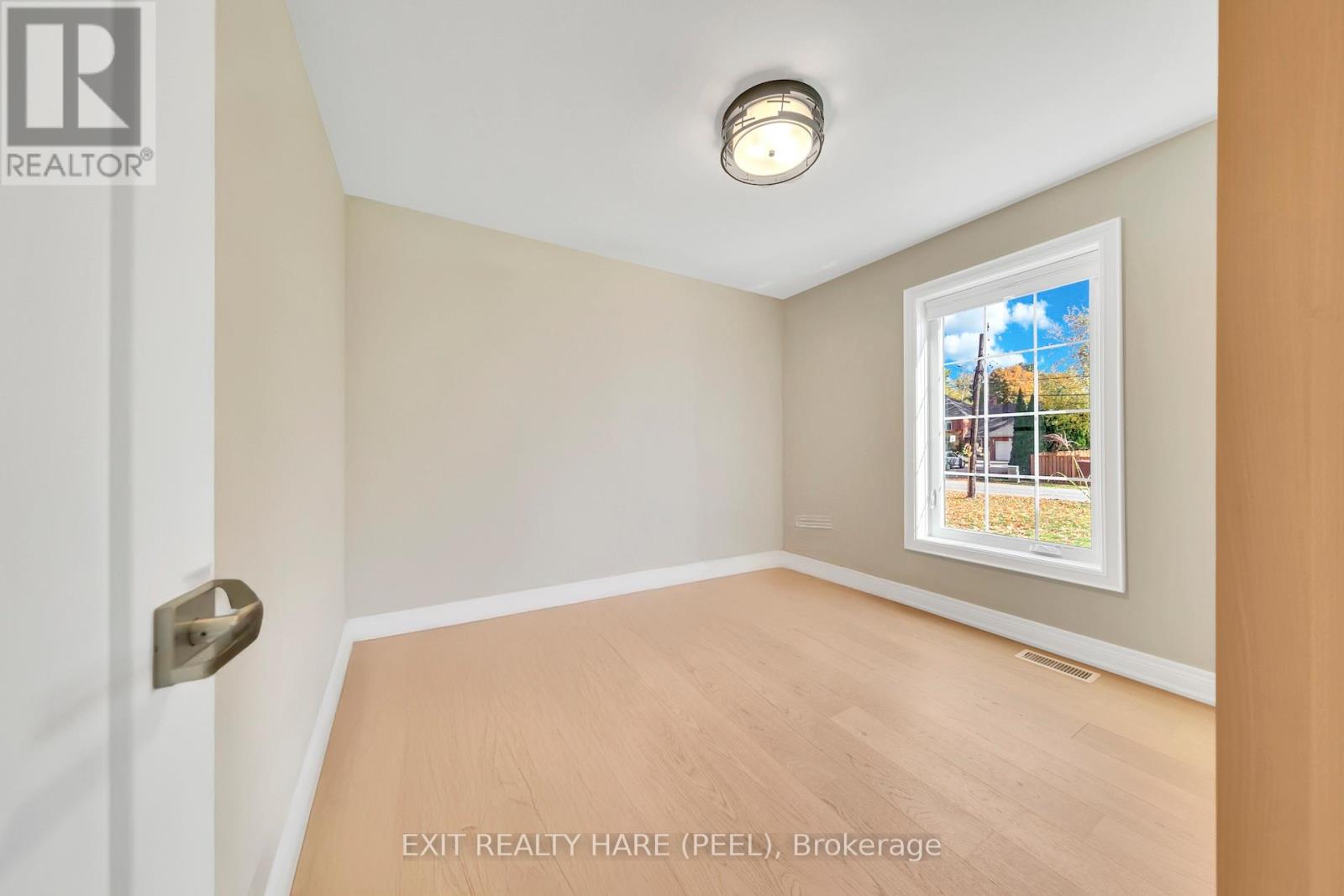 990 Haist Street, Pelham, Ontario  L0S 1E4 - Photo 20 - X12949712