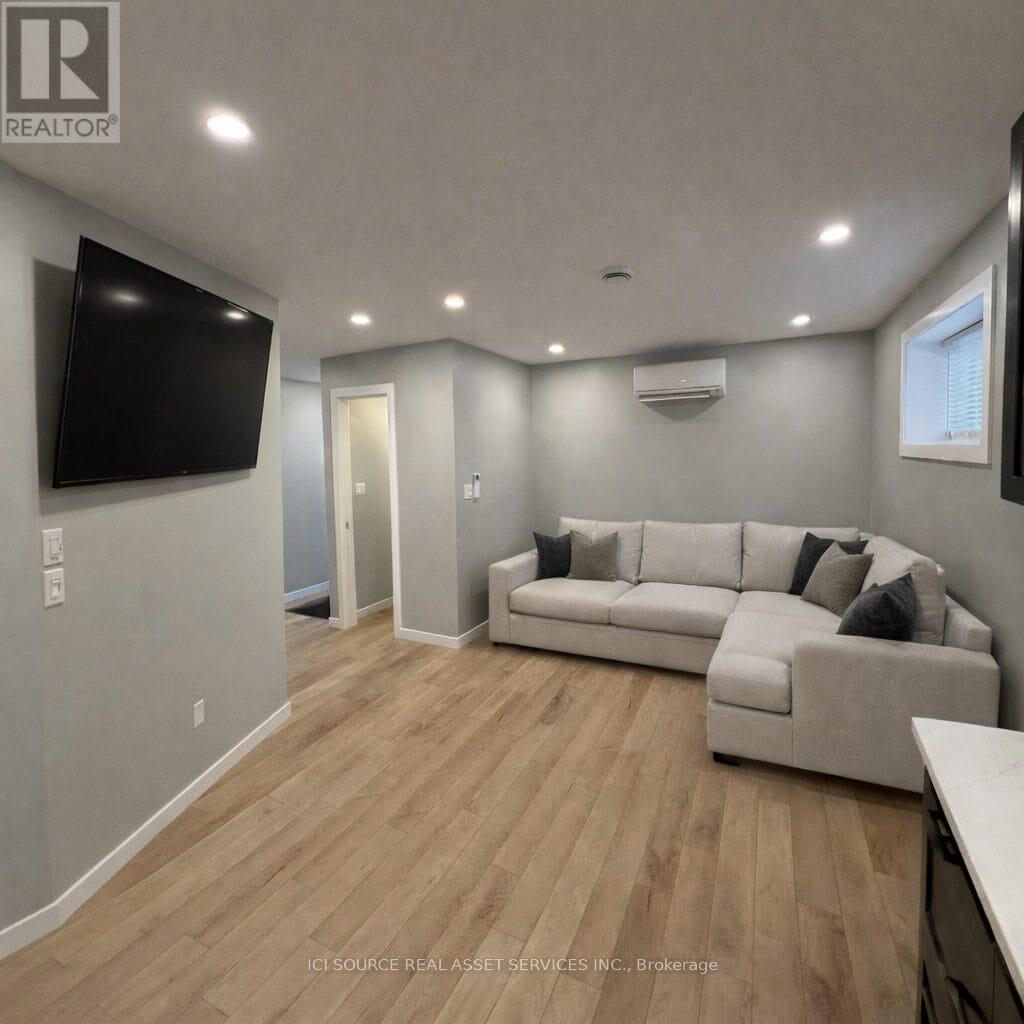 2 - 2335 Mercer Street, Windsor, Ontario  N8X 3R4 - Photo 2 - X12949786