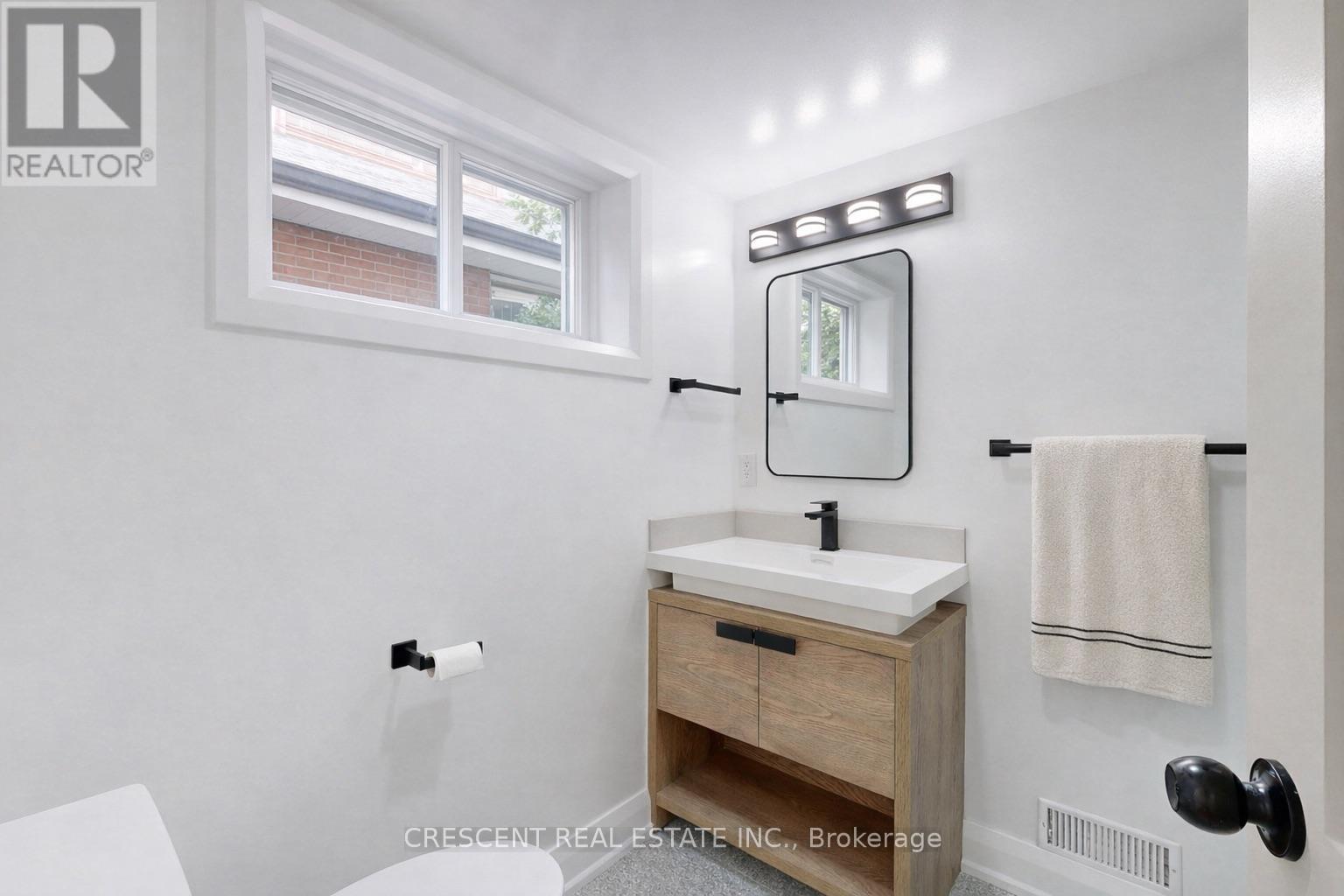 Lower - 59 Elkwood Court, Hamilton, Ontario  L9C 2T5 - Photo 6 - X12949832