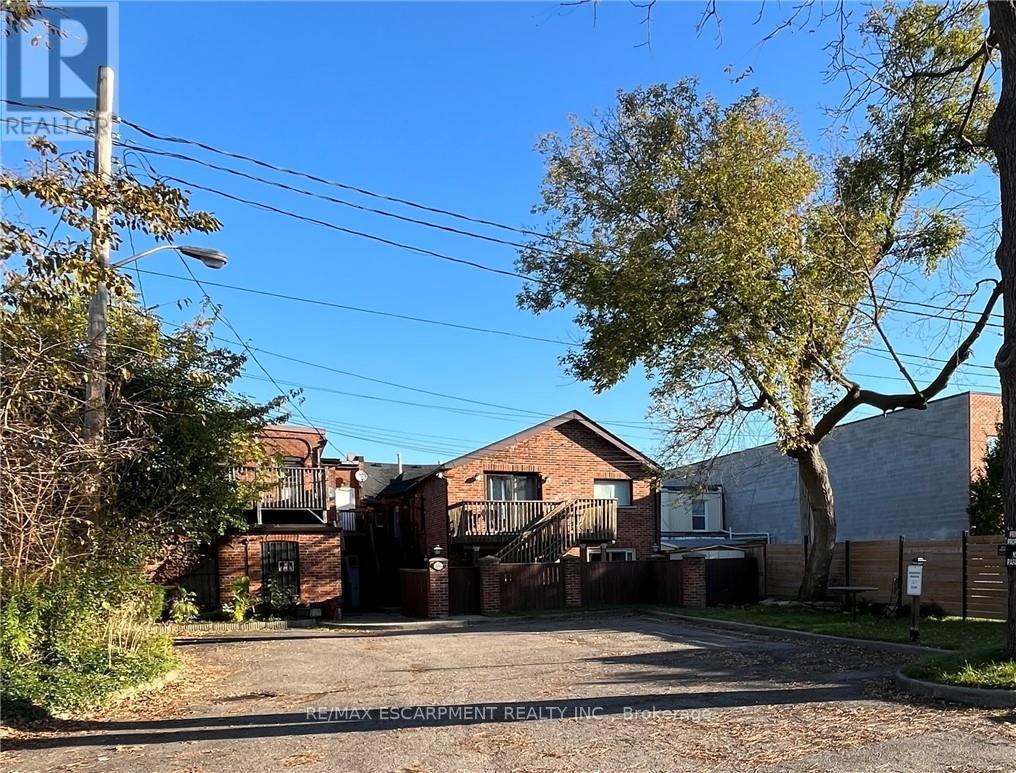 B - 56 King Street W, Hamilton, Ontario  L9H 1T8 - Photo 13 - X12949970