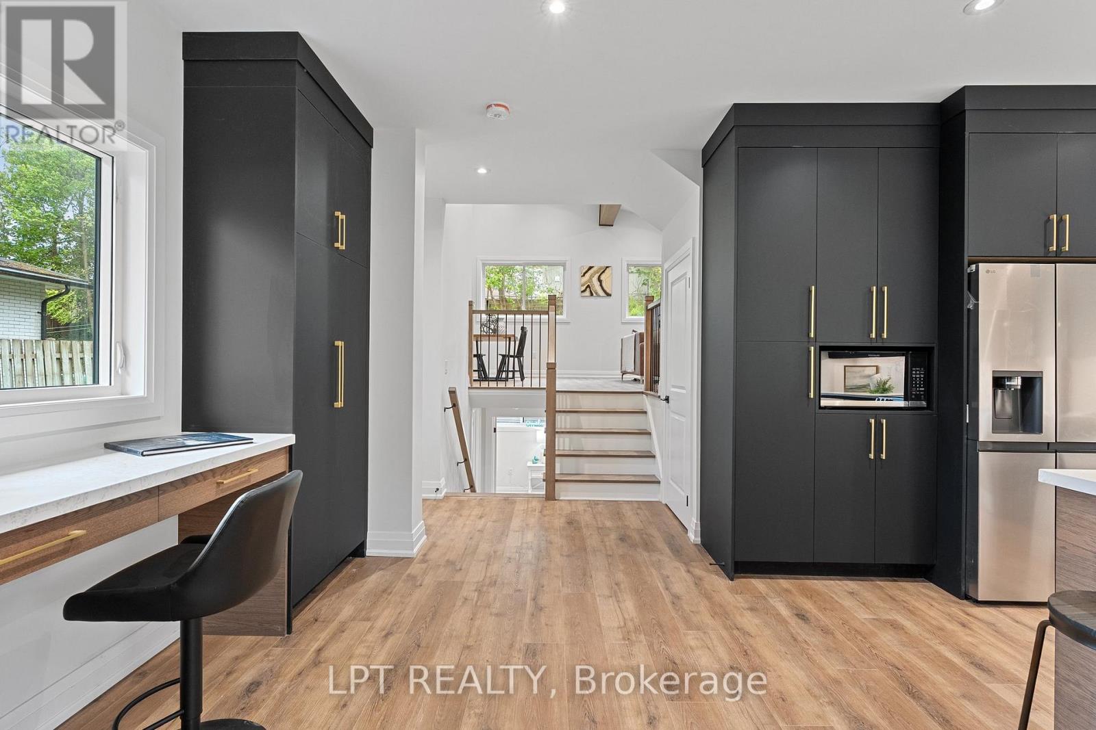 168 Berczy Street, Barrie, Ontario  L4M 3R6 - Photo 11 - S12728452