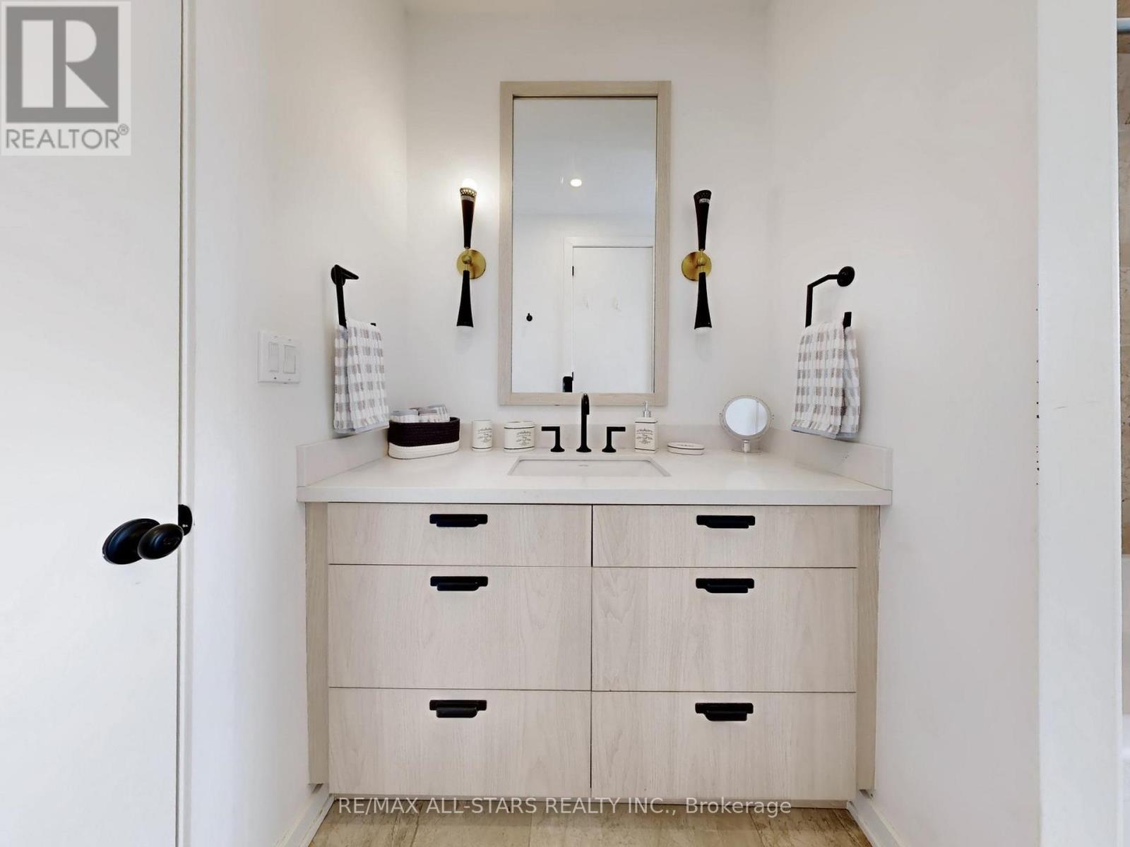 98 Church Street, Georgina, Ontario  L4P 1J5 - Photo 22 - N12943246