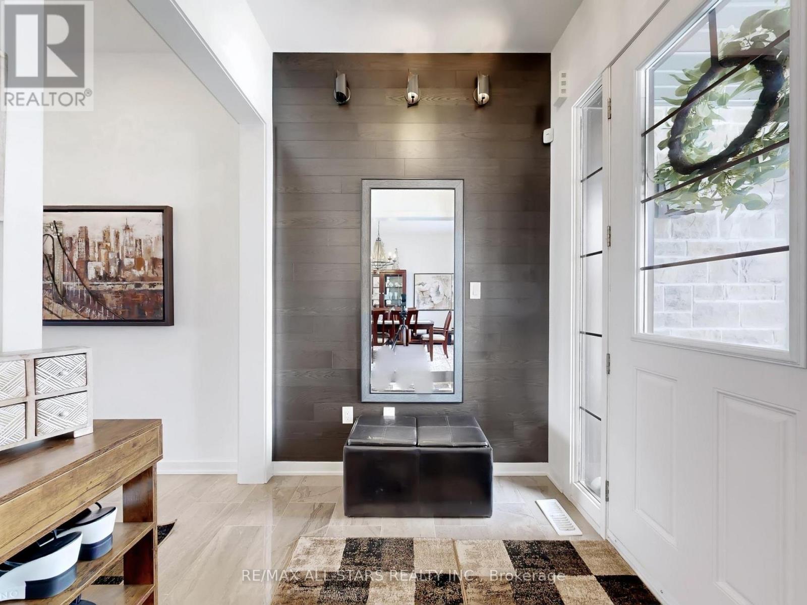 98 Church Street, Georgina, Ontario  L4P 1J5 - Photo 5 - N12943246