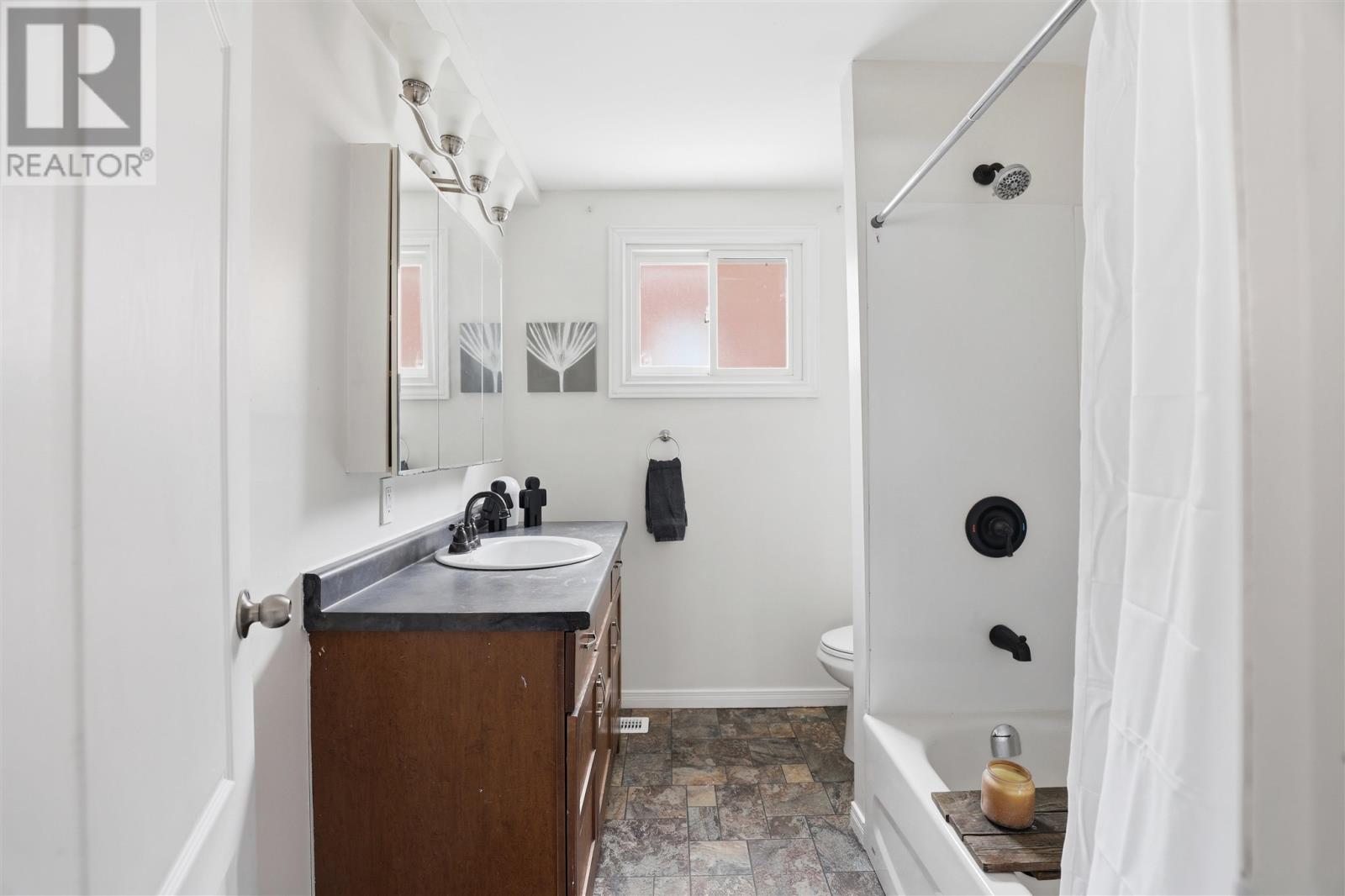 298 Hampton Rd, Sault Ste. Marie, Ontario  P6C 2N7 - Photo 12 - SM260592