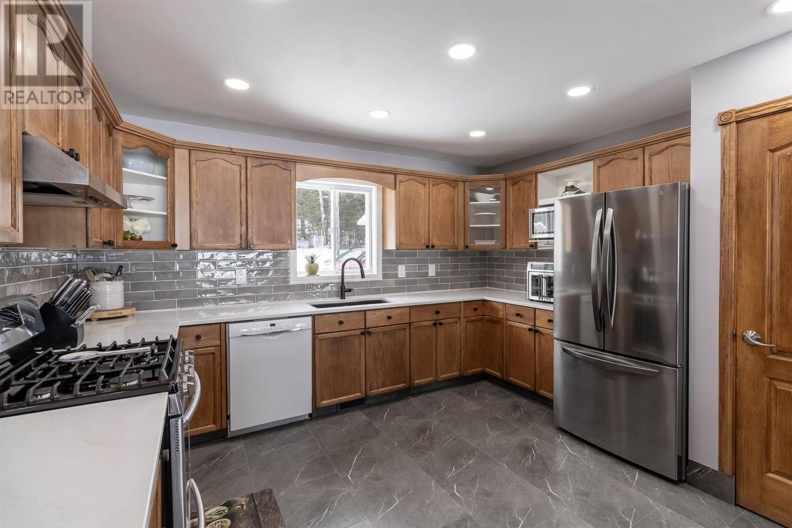 31 James St, Goulais River, Ontario  P0S 1E0 - Photo 9 - SM260588