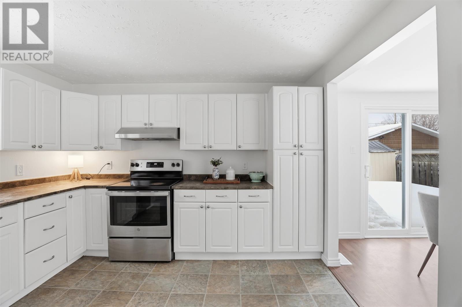 298 Hampton Rd, Sault Ste. Marie, Ontario  P6C 2N7 - Photo 10 - SM260592