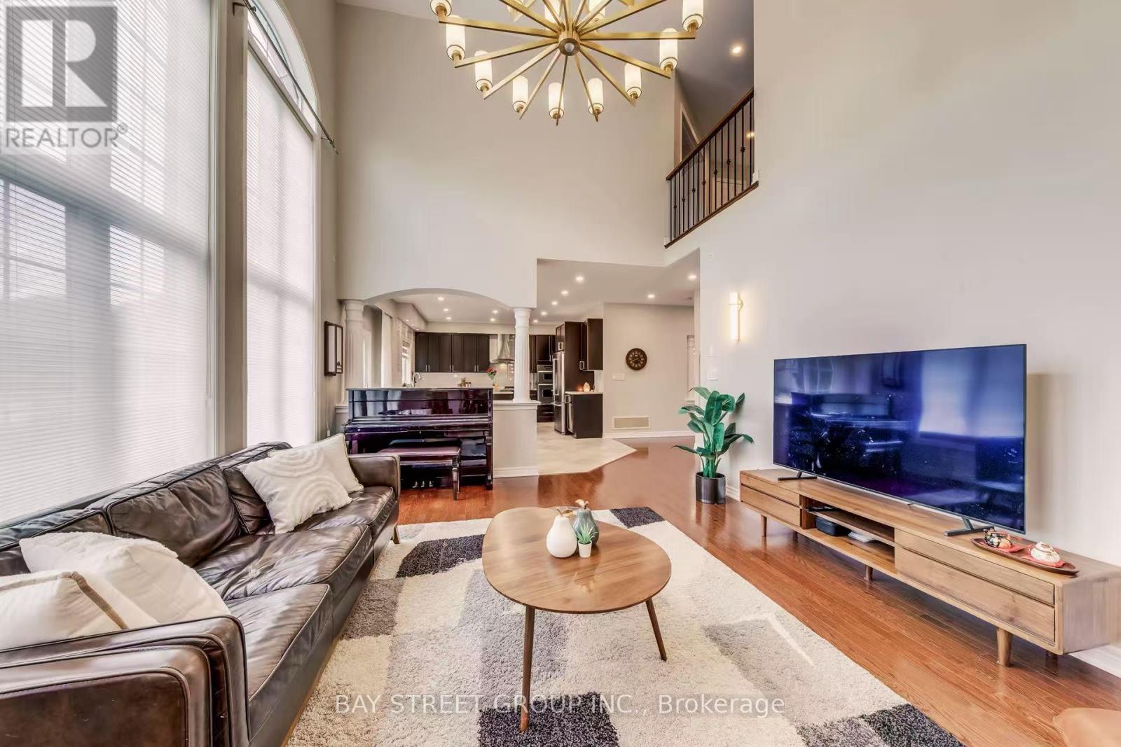 1087 Kestell Boulevard, Oakville, Ontario  L6H 7M5 - Photo 17 - W12921266