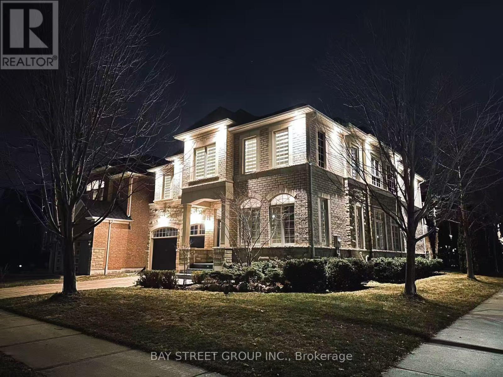 1087 Kestell Boulevard, Oakville, Ontario  L6H 7M5 - Photo 4 - W12921266