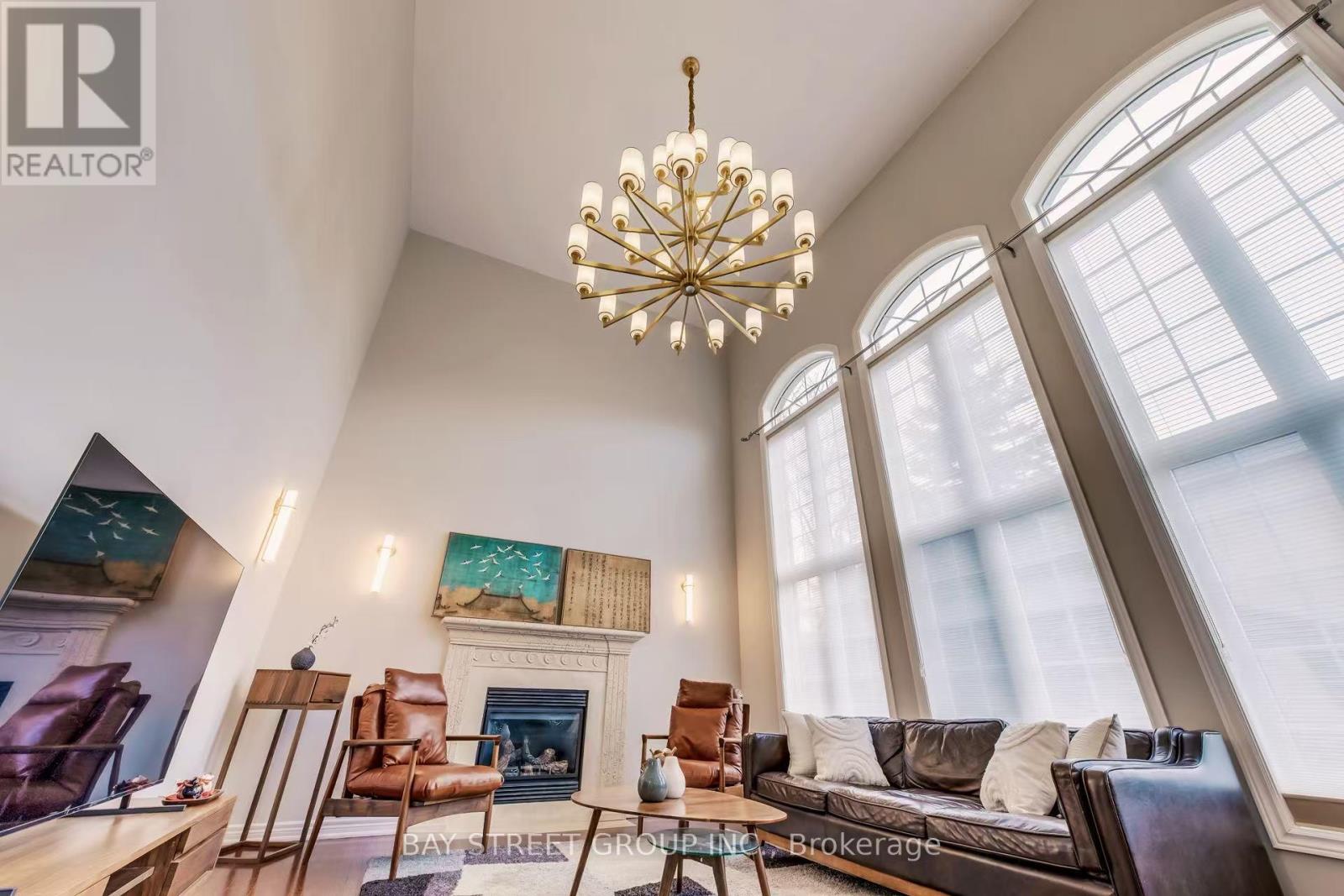 1087 Kestell Boulevard, Oakville, Ontario  L6H 7M5 - Photo 14 - W12921266