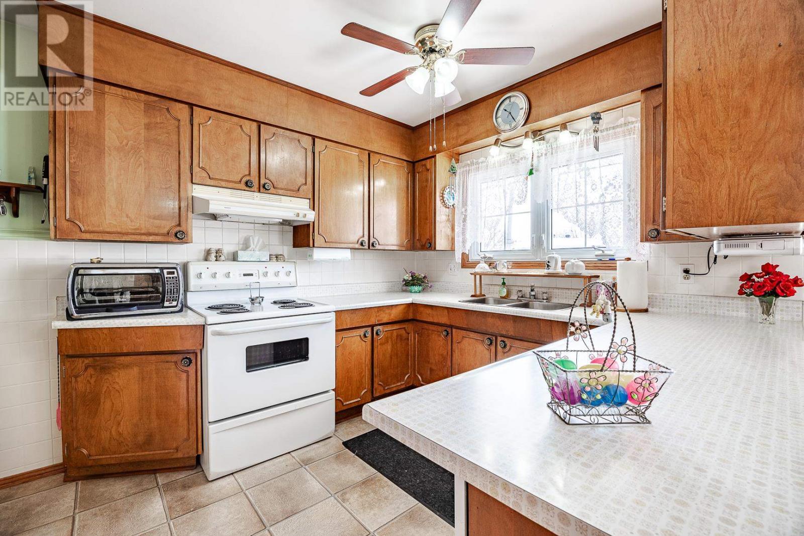 20 Rushmere Dr, Sault Ste. Marie, Ontario  P6C 2T2 - Photo 9 - SM260605