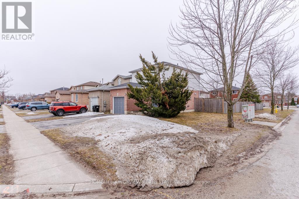 1 Charleson Drive, Barrie, Ontario  L4N 8N5 - Photo 3 - S12938706