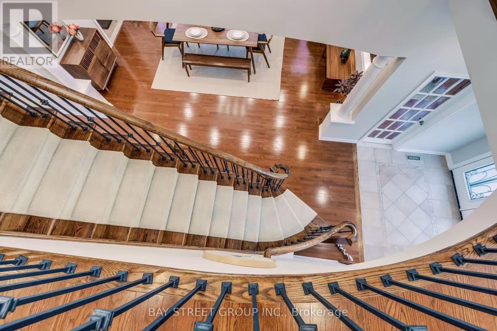 1087 Kestell Boulevard, Oakville, Ontario  L6H 7M5 - Photo 25 - W12921266