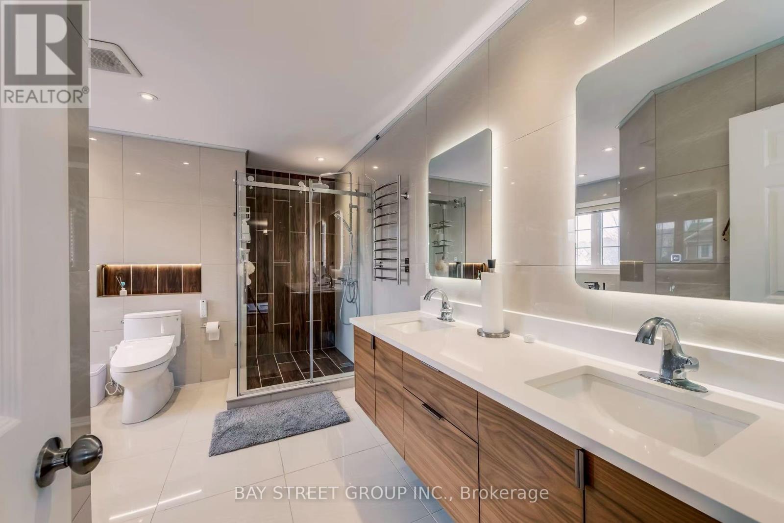 1087 Kestell Boulevard, Oakville, Ontario  L6H 7M5 - Photo 31 - W12921266