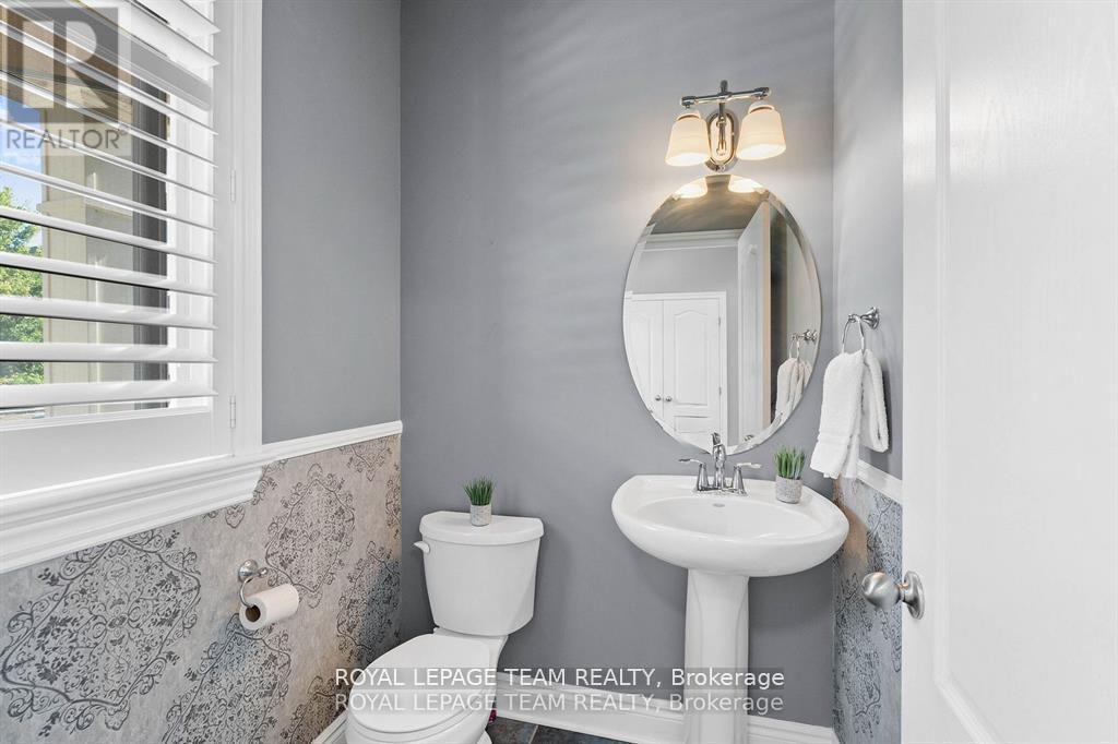 221 Santiago Street, Carleton Place, Ontario  K7C 0C7 - Photo 13 - X12716152