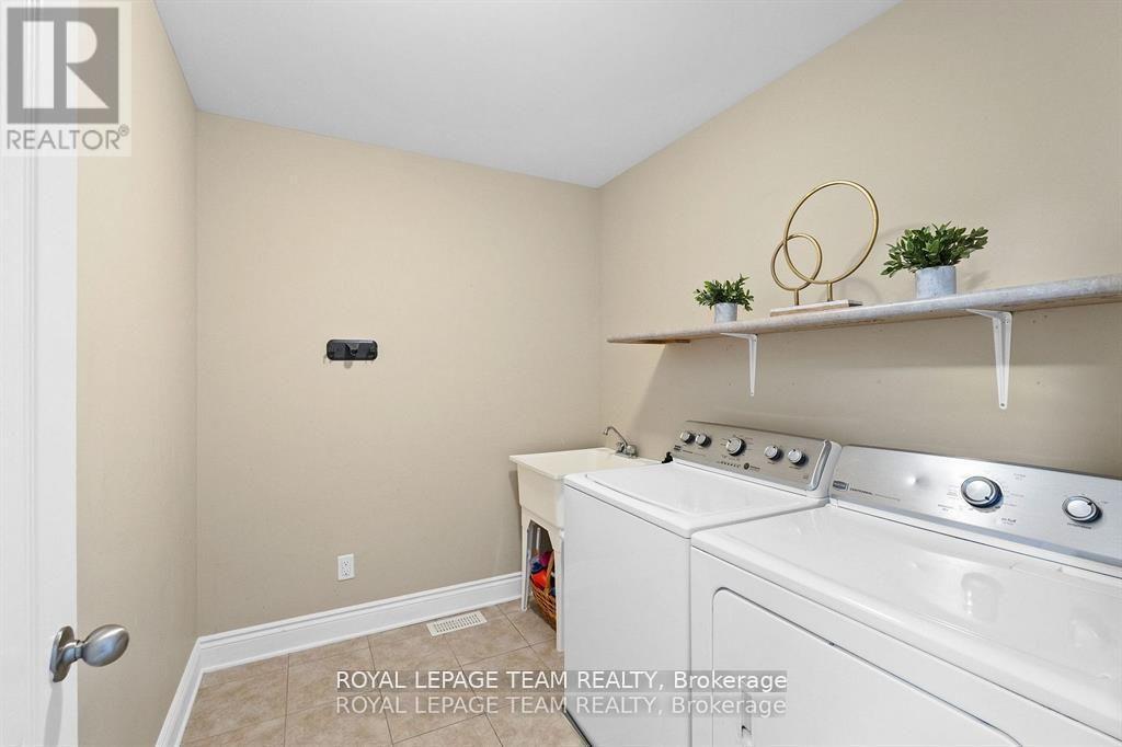 221 Santiago Street, Carleton Place, Ontario  K7C 0C7 - Photo 25 - X12716152