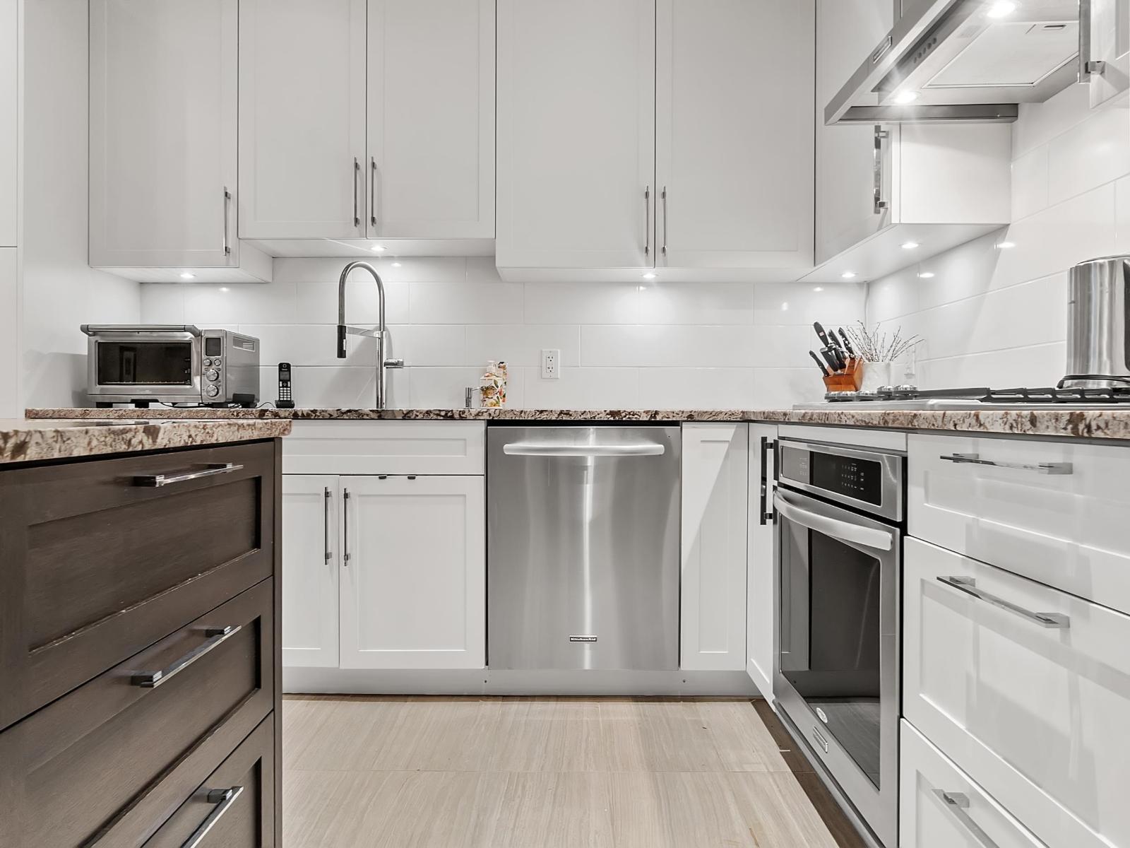 412 15360 20 Avenue, Surrey, British Columbia  V4A 2A3 - Photo 2 - R3105911