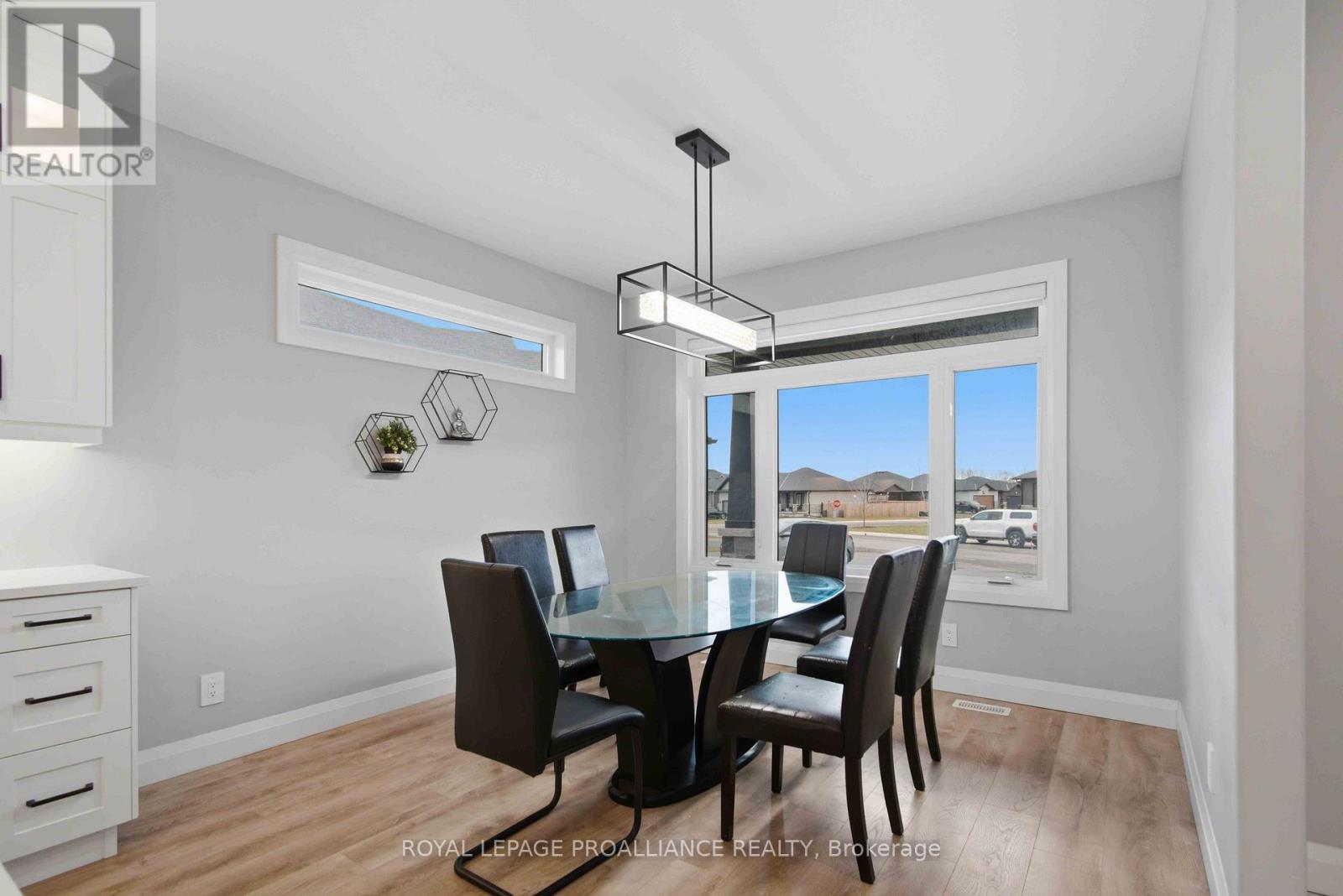 5 Schmidt Way, Quinte West, Ontario  K8V 0L5 - Photo 11 - X12950054