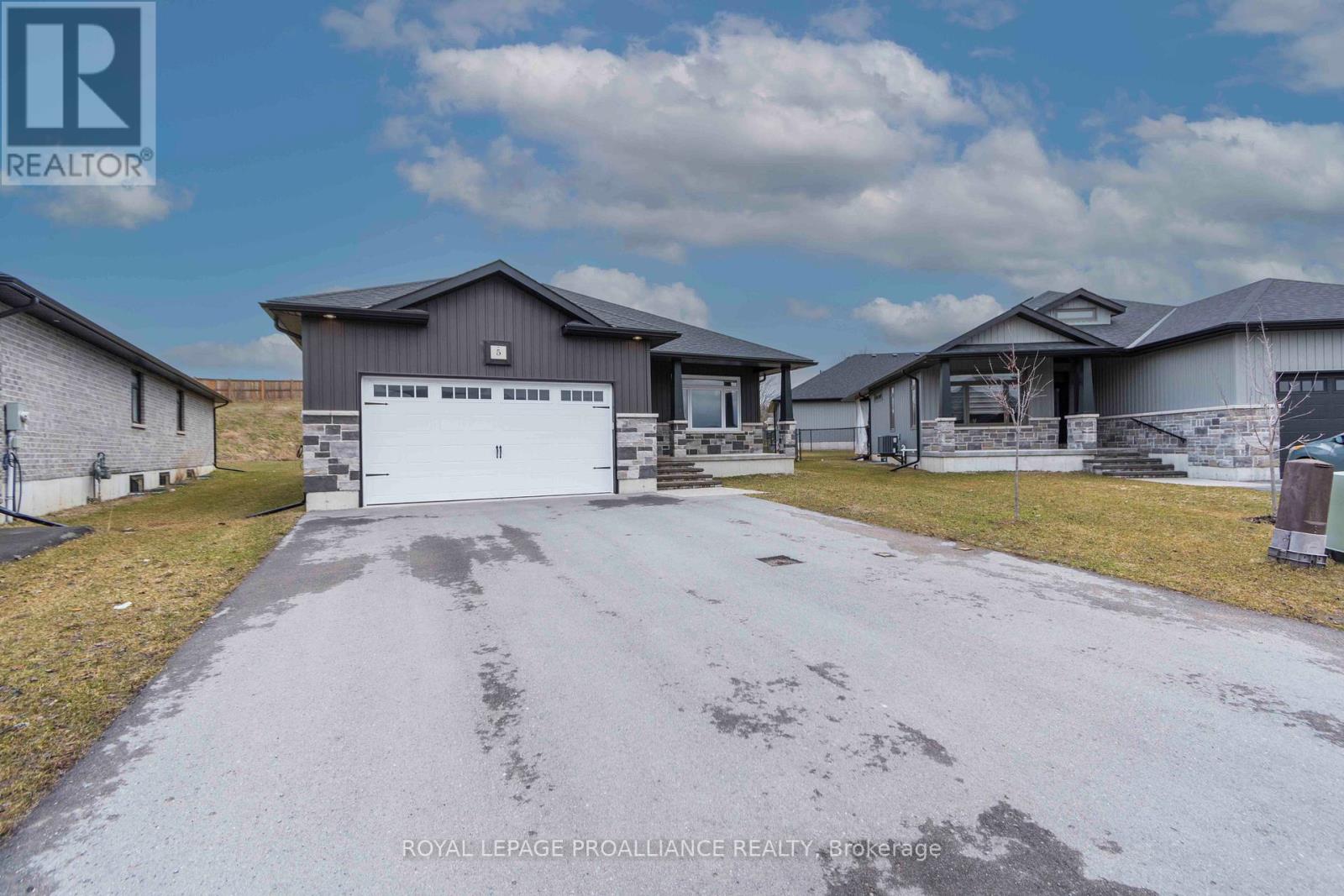 5 Schmidt Way, Quinte West, Ontario  K8V 0L5 - Photo 4 - X12950054