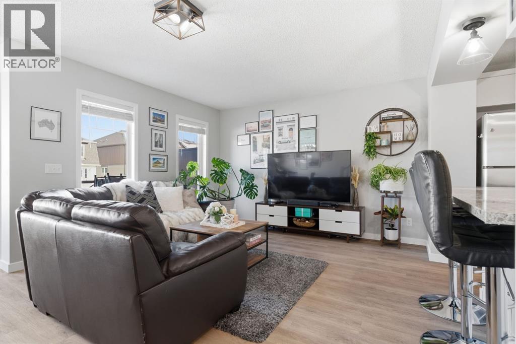 405 Windstone Grove Sw, Airdrie, Alberta  T4B 2P9 - Photo 4 - A2292789