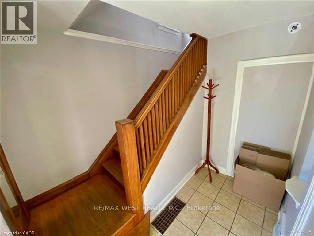 18 Cameron Avenue S Unit# Upper, Hamilton, Ontario  L8K 2W8 - Photo 2 - 40817198