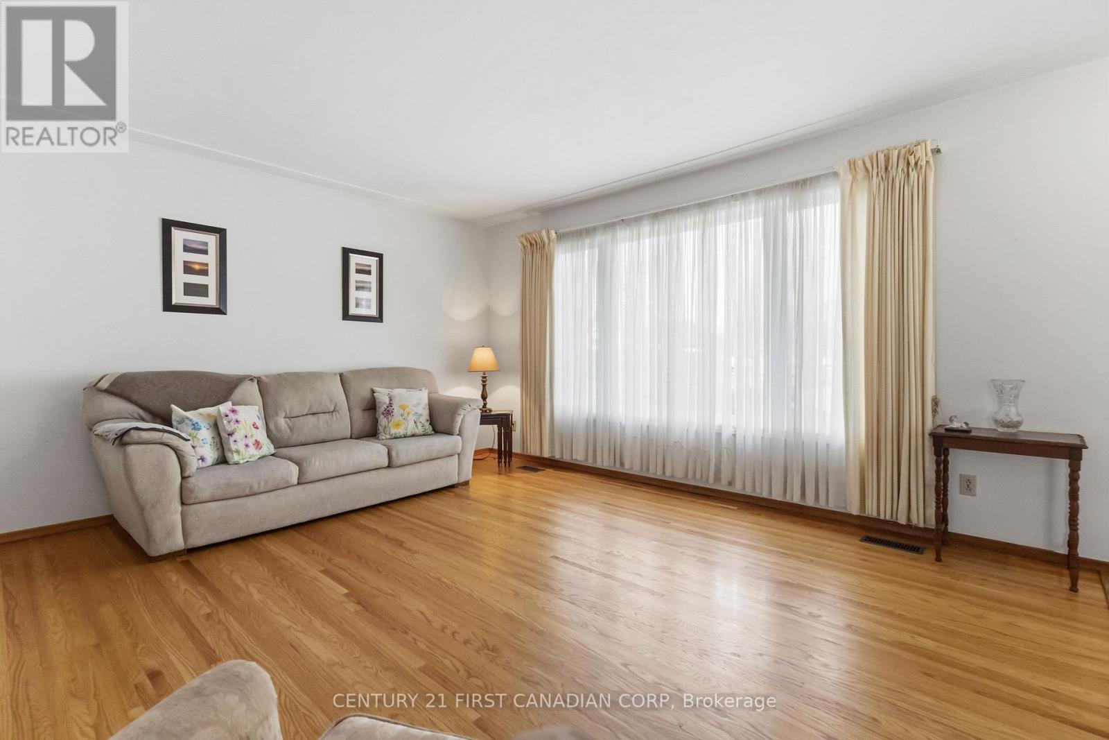 7 Howard Place, St. Thomas, Ontario  N5R 1E8 - Photo 10 - X12950110