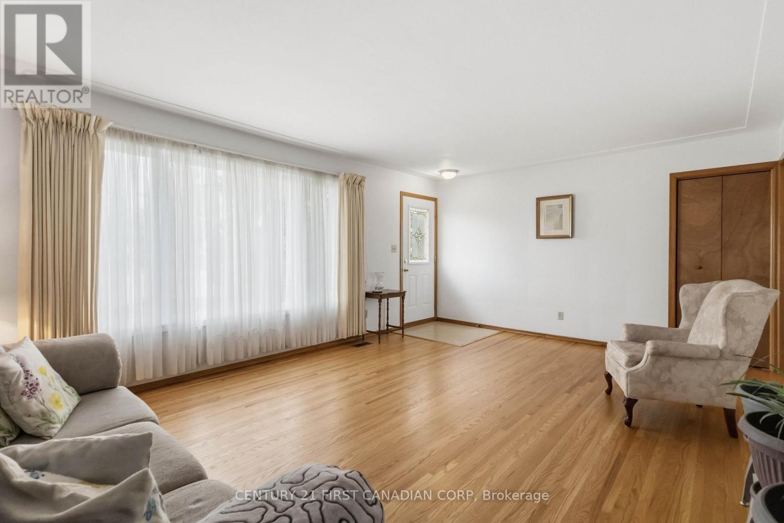 7 Howard Place, St. Thomas, Ontario  N5R 1E8 - Photo 11 - X12950110