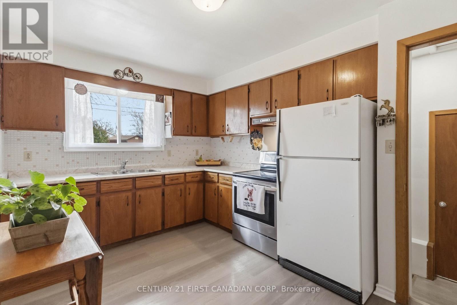 7 Howard Place, St. Thomas, Ontario  N5R 1E8 - Photo 17 - X12950110