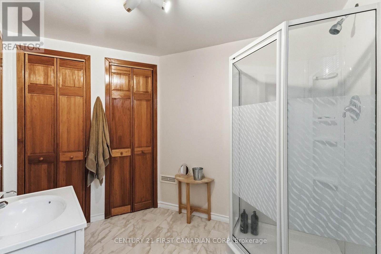 7 Howard Place, St. Thomas, Ontario  N5R 1E8 - Photo 27 - X12950110