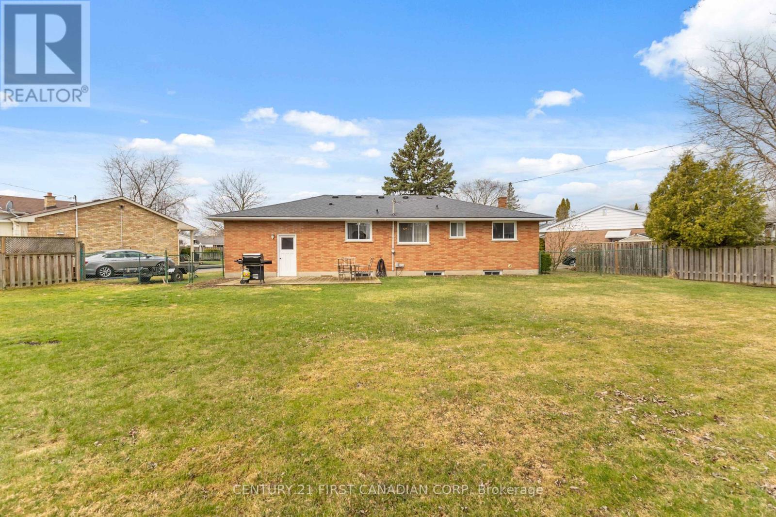 7 Howard Place, St. Thomas, Ontario  N5R 1E8 - Photo 40 - X12950110