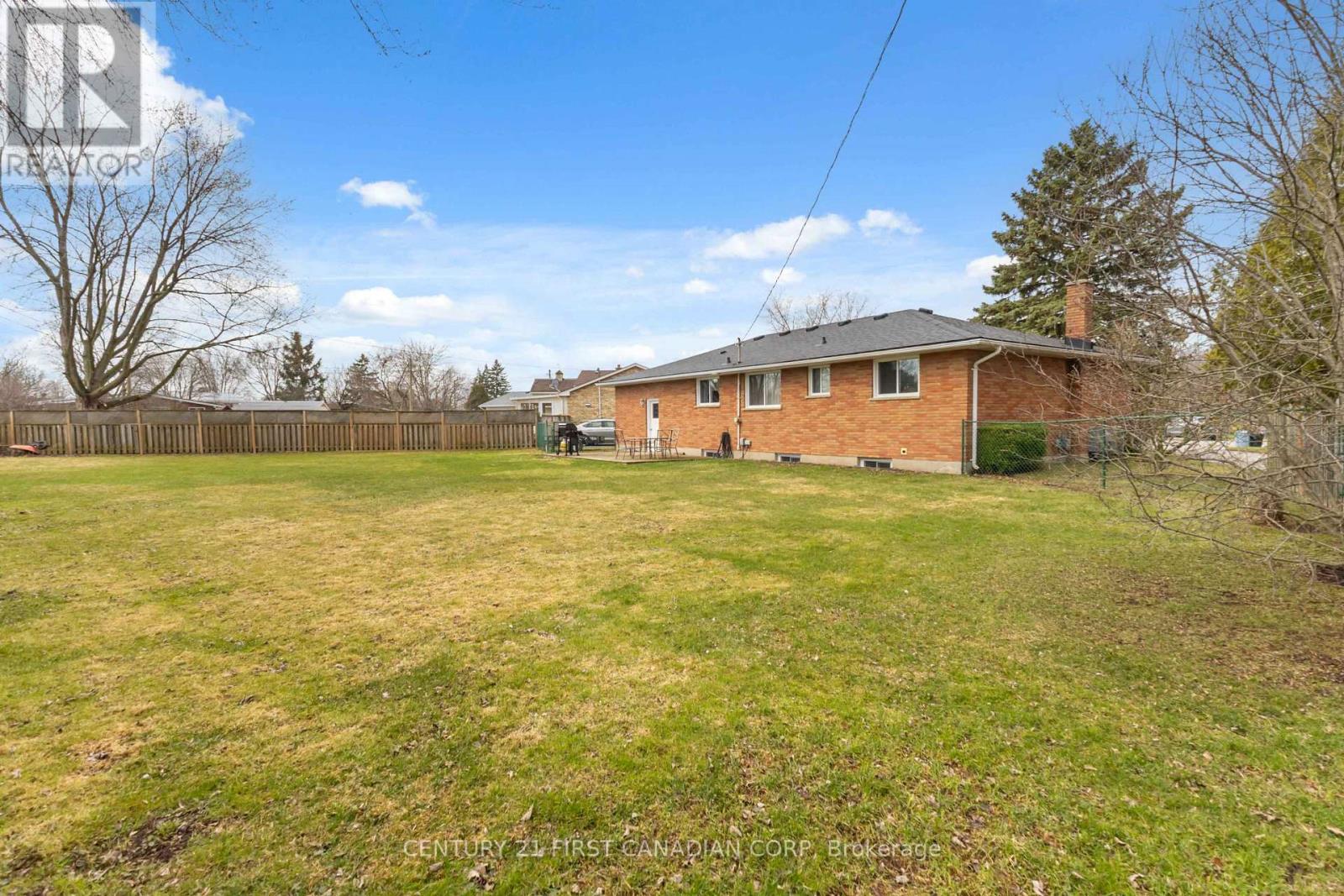 7 Howard Place, St. Thomas, Ontario  N5R 1E8 - Photo 41 - X12950110