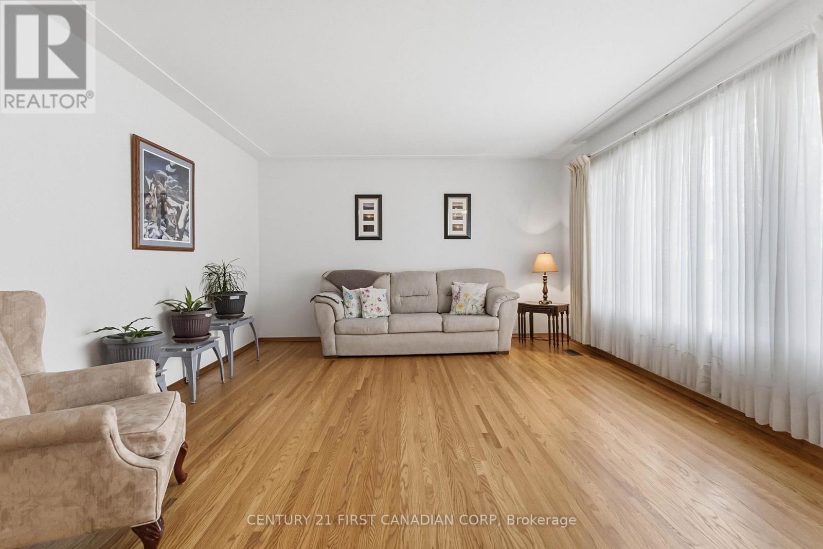 7 Howard Place, St. Thomas, Ontario  N5R 1E8 - Photo 9 - X12950110