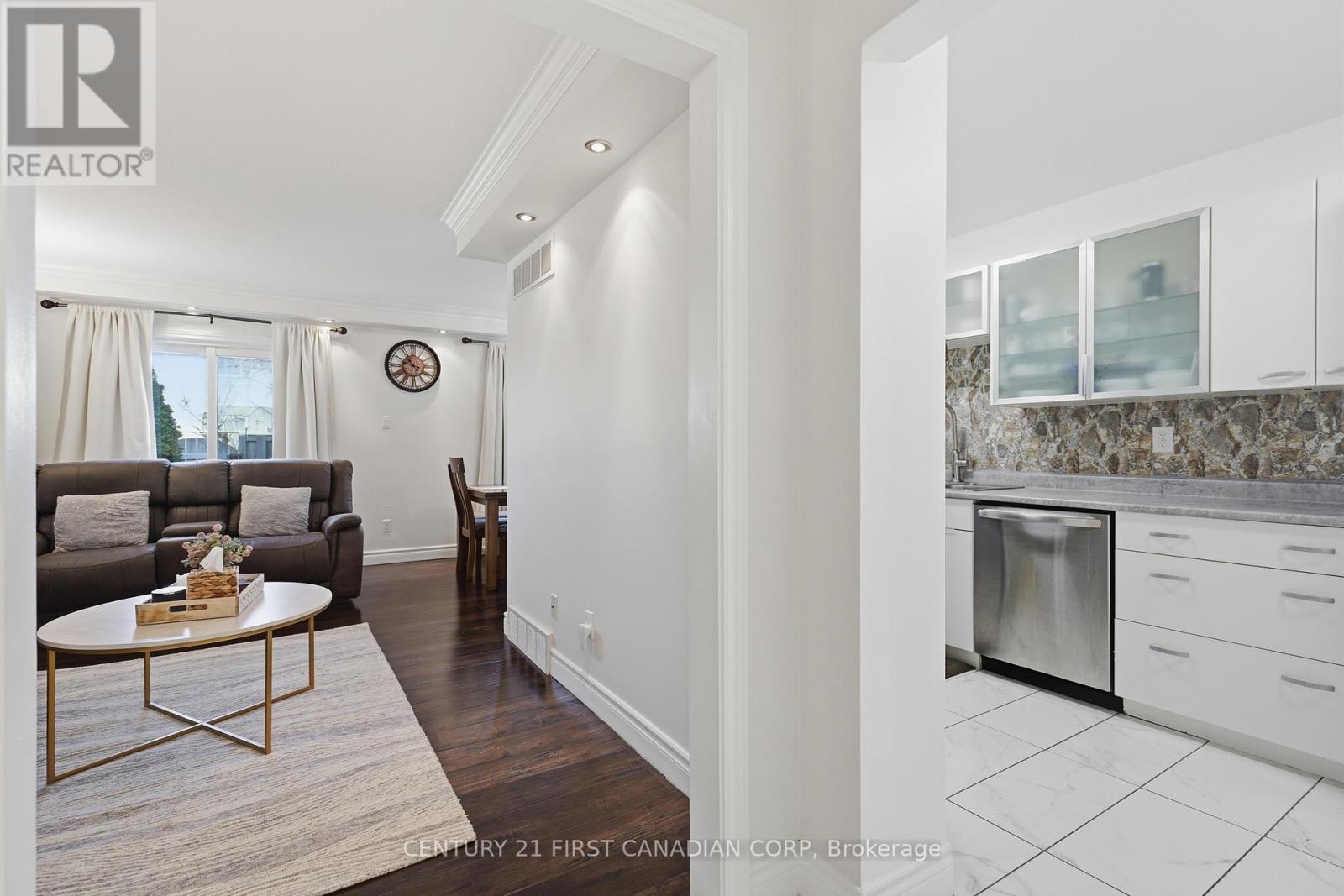 1 - 147 Deveron Crescent, London South, Ontario  N5Z 4J7 - Photo 5 - X12950184