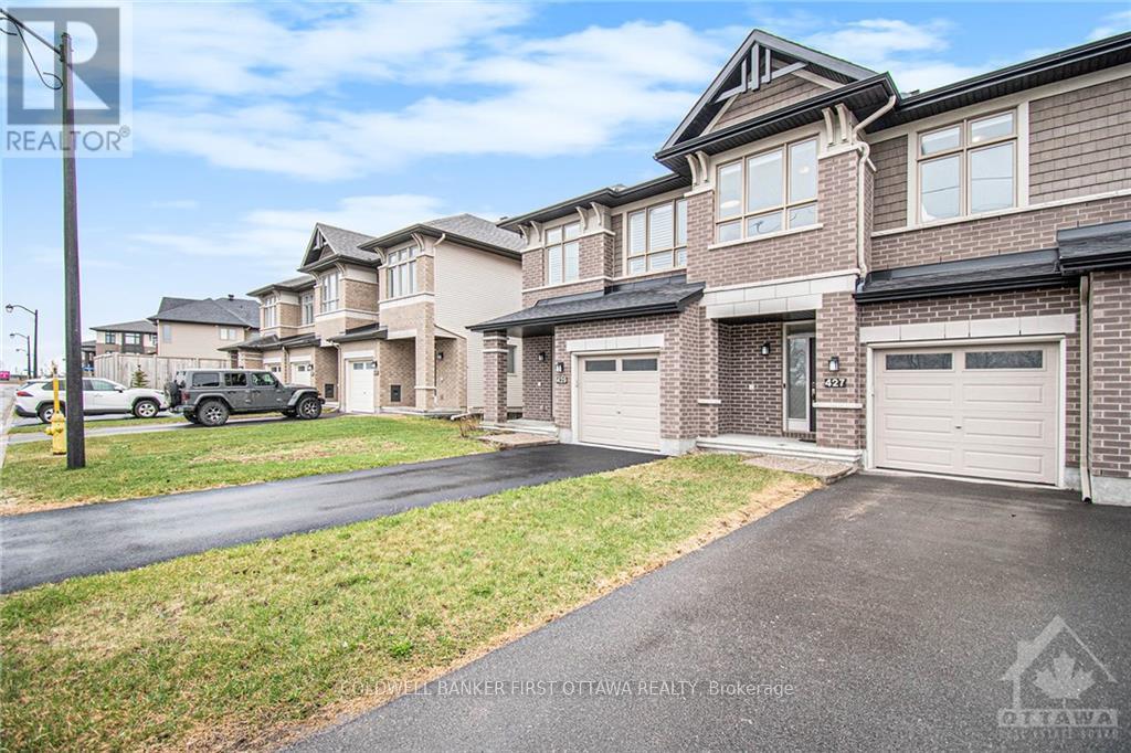 427 Rainrock Crescent, Ottawa, Ontario  K1W 0K4 - Photo 2 - X12950048