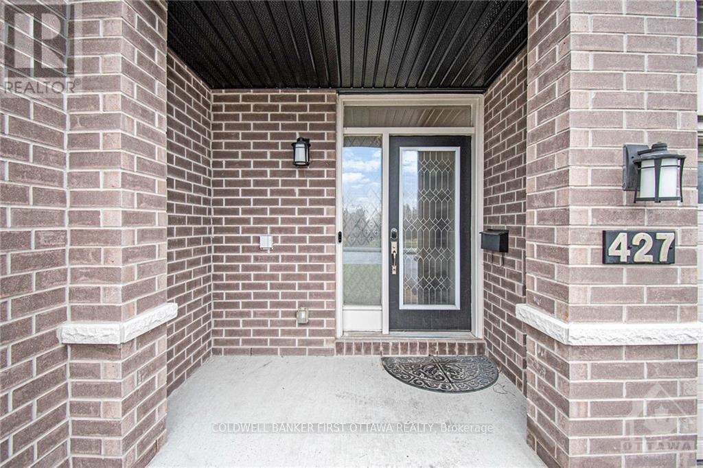 427 Rainrock Crescent, Ottawa, Ontario  K1W 0K4 - Photo 3 - X12950048