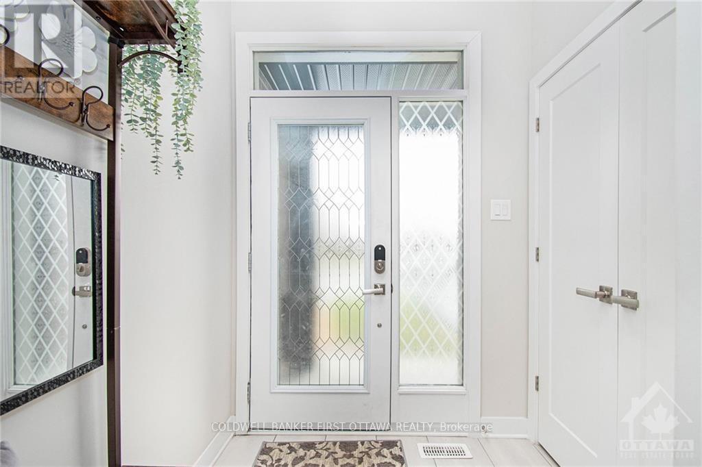 427 Rainrock Crescent, Ottawa, Ontario  K1W 0K4 - Photo 4 - X12950048