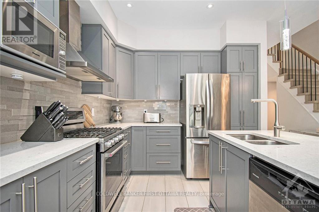 427 Rainrock Crescent, Ottawa, Ontario  K1W 0K4 - Photo 6 - X12950048