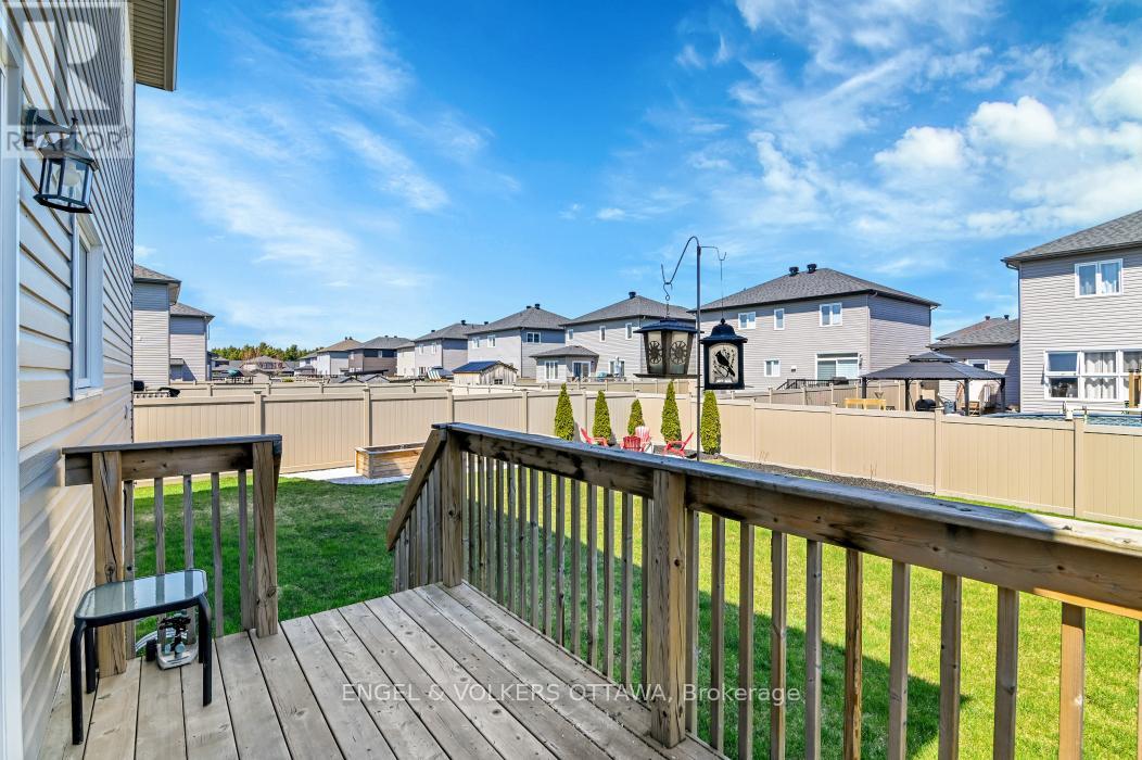 313 St Tropez Street, Russell, Ontario  K0A 1W0 - Photo 29 - X12950088