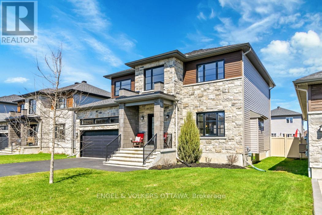 313 St Tropez Street, Russell, Ontario  K0A 1W0 - Photo 3 - X12950088
