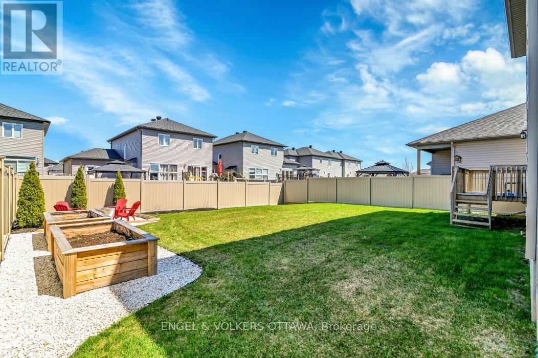 313 St Tropez Street, Russell, Ontario  K0A 1W0 - Photo 31 - X12950088