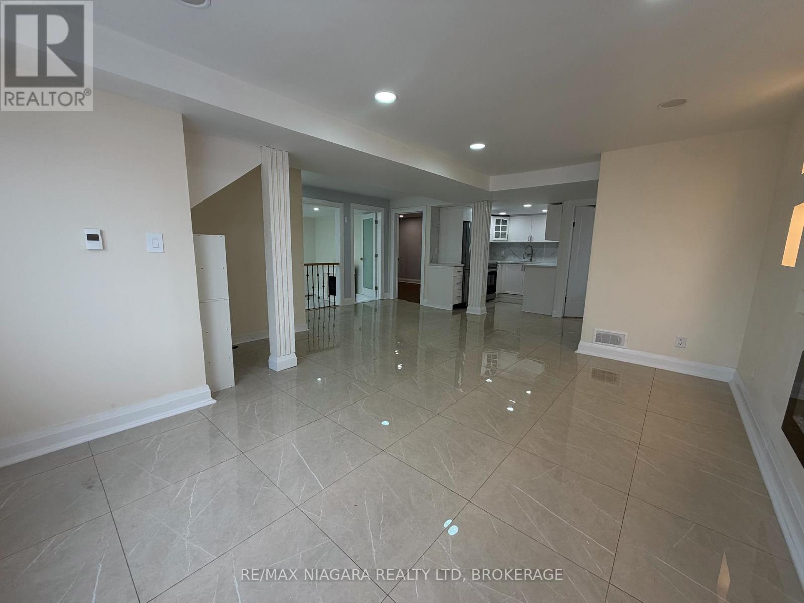 Lower - 42 Hemlock Street, St. Catharines, Ontario  L2T 4B7 - Photo 4 - X12890176