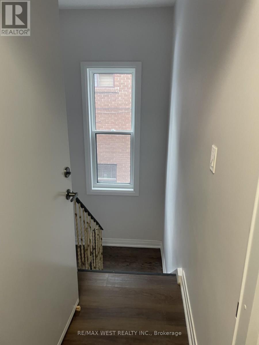 Second Floor - 57 Nassau Street, Toronto, Ontario  M5T 1M3 - Photo 11 - C12949578