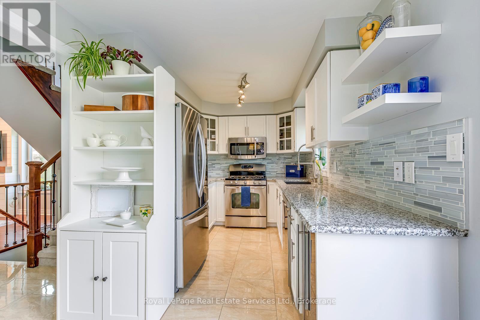 2268 Seton Crescent, Burlington, Ontario  L7L 6Y4 - Photo 12 - W12950082