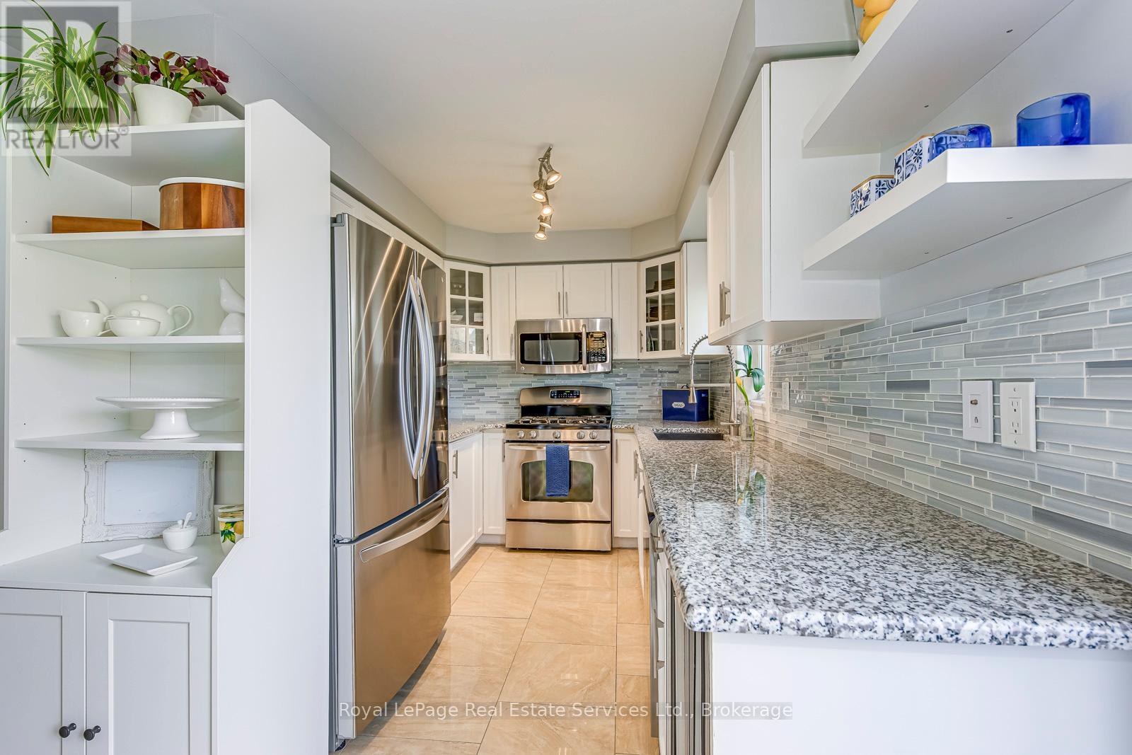 2268 Seton Crescent, Burlington, Ontario  L7L 6Y4 - Photo 13 - W12950082