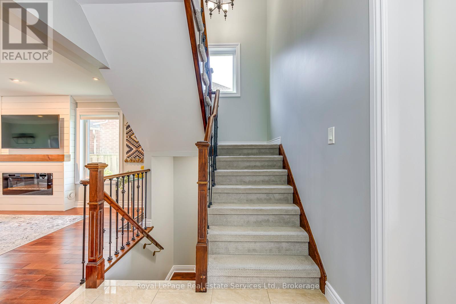 2268 Seton Crescent, Burlington, Ontario  L7L 6Y4 - Photo 17 - W12950082