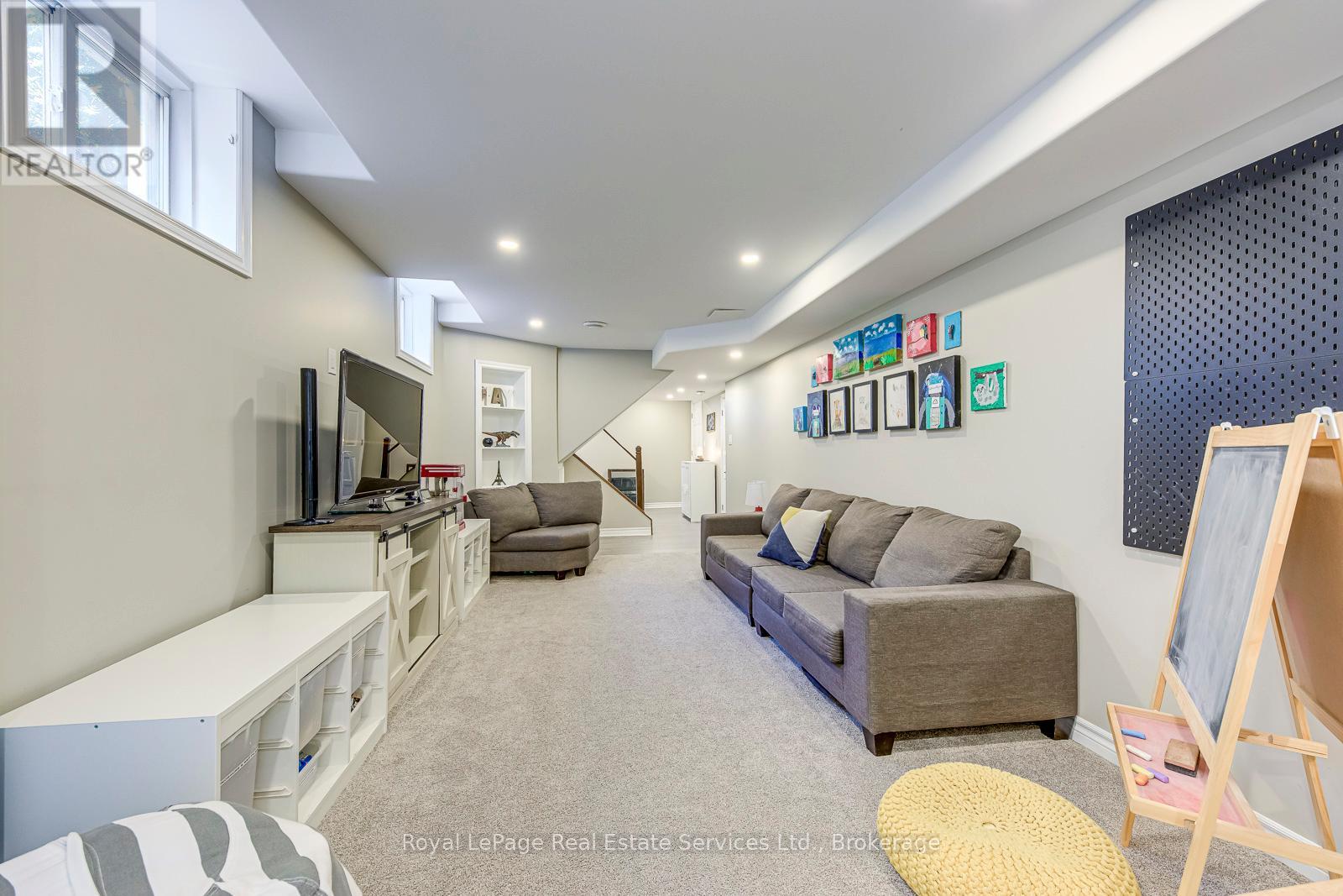 2268 Seton Crescent, Burlington, Ontario  L7L 6Y4 - Photo 32 - W12950082